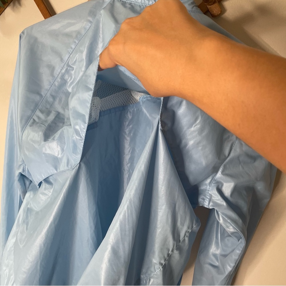 5/$25 Vintage Izod Lacoste windbreaker - Picture 8 of 9